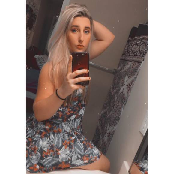 Meet your Posher, Jessica - Picture 1 of 1